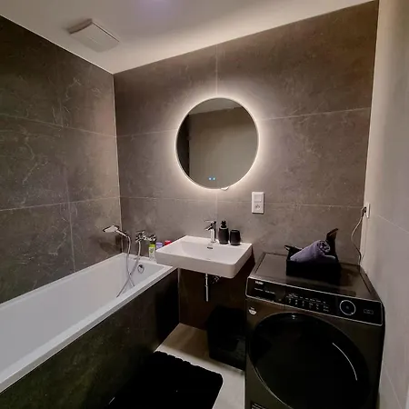 Lejlighed Big Balcony & Free Parking - Premium *